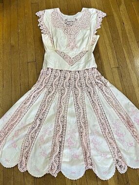 Lim's Floral Lace Midi Dress in ivory & Pink Size Medium